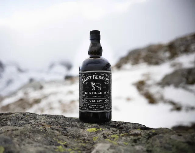 Saint Bernard Genepy distillato floreale bottiglia