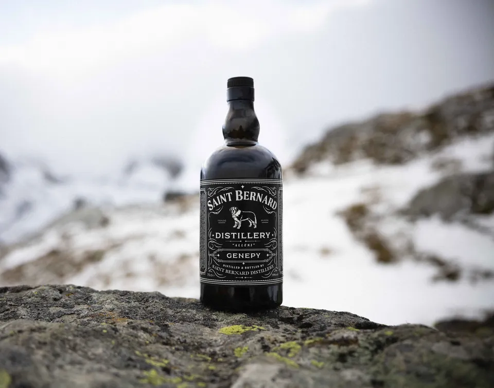 Saint Bernard Genepy distillato floreale bottiglia