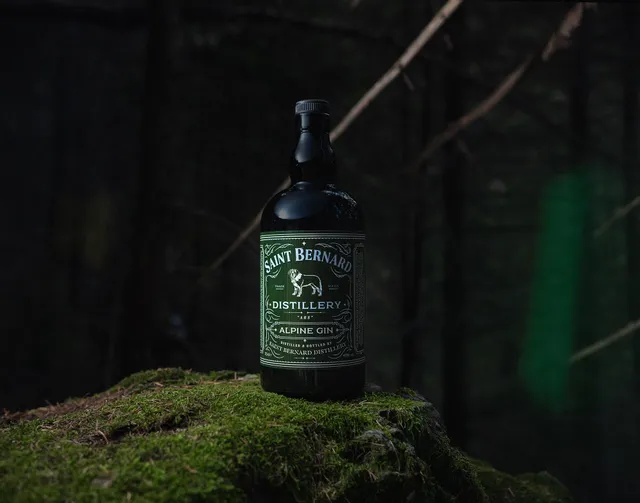 Saint Bernard Gin Alpine gin al muschio bottiglia