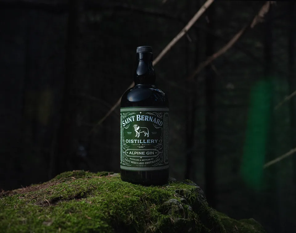 Saint Bernard Gin Alpine gin al muschio bottiglia